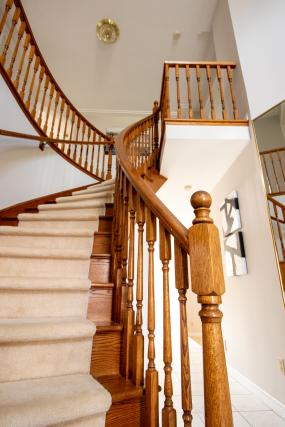 Property listing for 134 Locheed Dr., Hamilton, ON