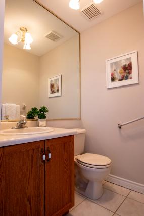 Property listing for 134 Locheed Dr., Hamilton, ON