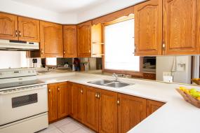 Property listing for 134 Locheed Dr., Hamilton, ON