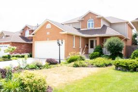 Property listing for 134 Locheed Dr., Hamilton, ON