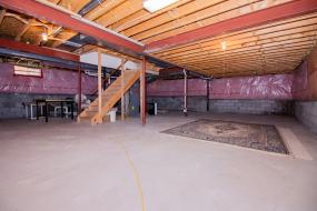 Property listing for 134 Locheed Dr., Hamilton, ON