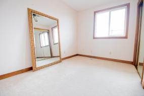 Property listing for 134 Locheed Dr., Hamilton, ON