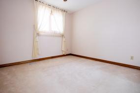 Property listing for 134 Locheed Dr., Hamilton, ON