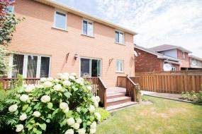 Property listing for 134 Locheed Dr., Hamilton, ON
