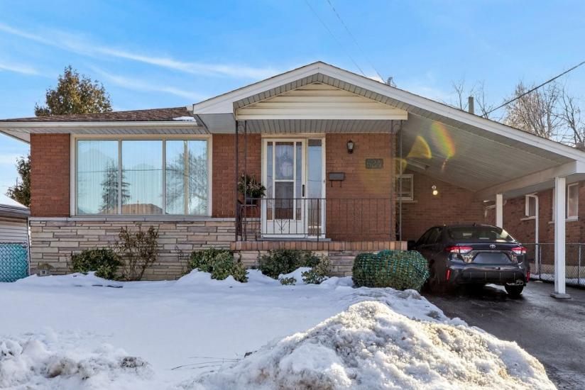 Property listing for 624 Seventh Ave., Hamilton, ON
