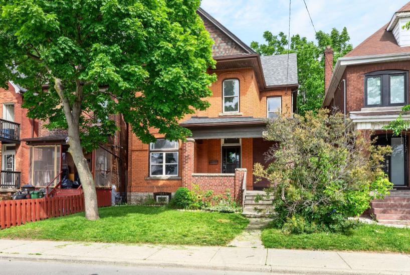 Property listing for 86 Sherman Ave. N., Hamilton, ON