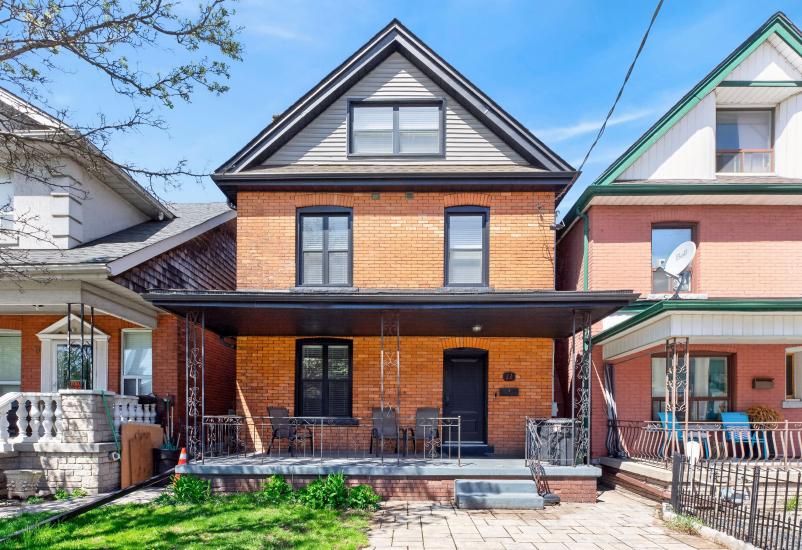 Property listing for 11 Barnesdale Ave. N., Hamilton, ON