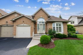 Property listing for 22 Red Haven Dr., Grimsby, ON