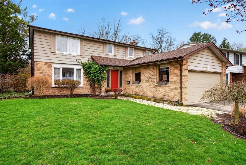 Property listing for 103 Turnbull Rd., Dundas, ON