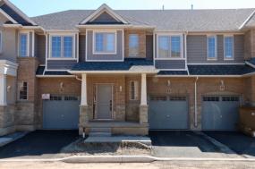 Property listing for 13 White Star Lane, Grimsby, ON