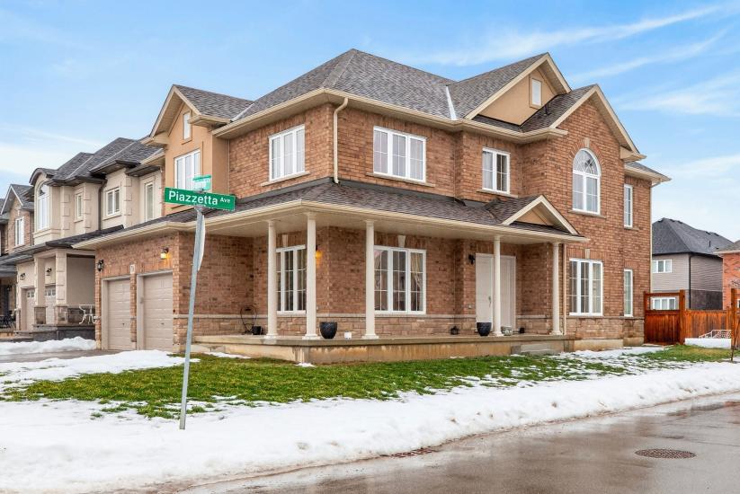 Property listing for 79 Dolomiti Crt., Stoney Creek, ON