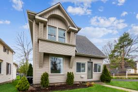 Property listing for 180 St. Catharines St., Smithville, Ontario