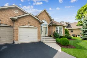 Property listing for 22 Red Haven Dr., Grimsby, ON
