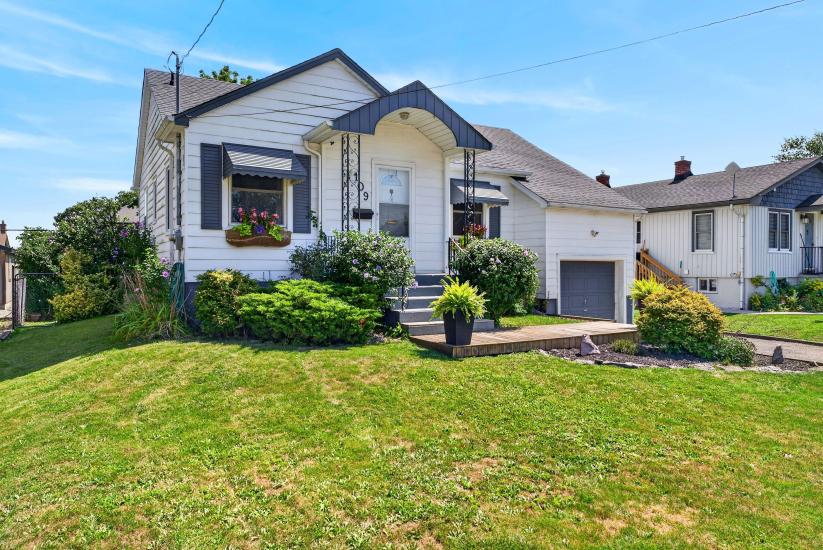 Property listing for 109 Linwood Ave., Port Colborne, ON