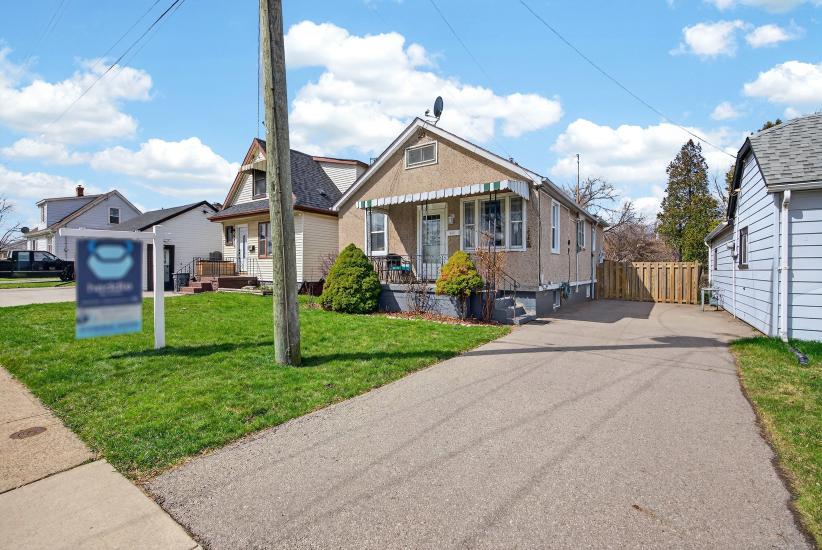 Property listing for 663 Tate Ave., Hamilton, ON