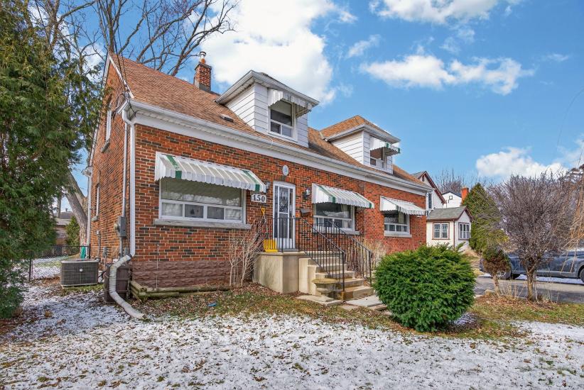 Property listing for #2-150 Ewen Rd., Hamilton, ON