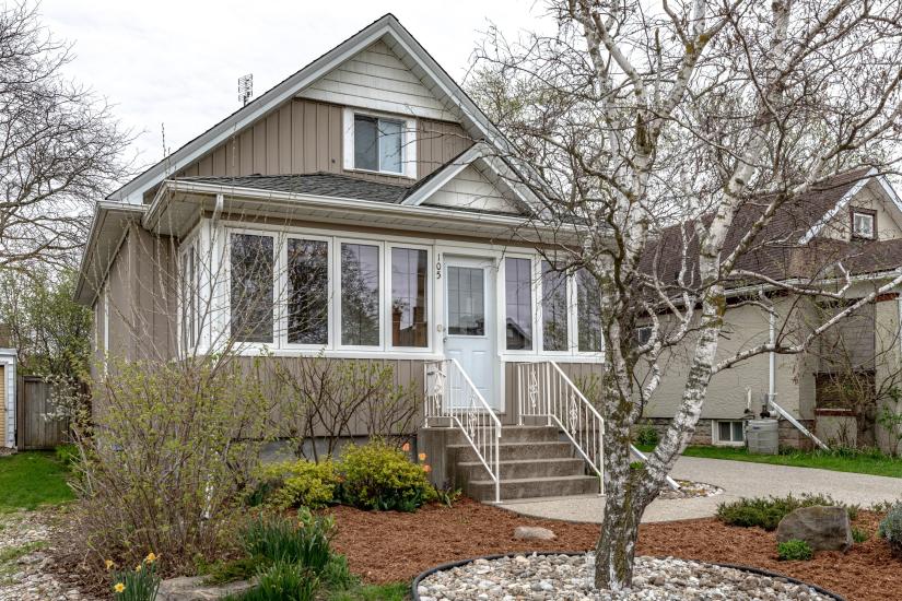 Property listing for 105 Highland Ave., St. Catharines, ON