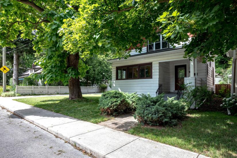 Property listing for 47 Witherspoon St., Dundas, ON