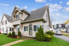 Property listing for 180 St. Catharines St., Smithville, Ontario