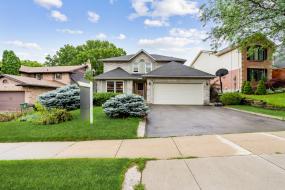 Property listing for 145 Lavender Dr., Ancaster, ON