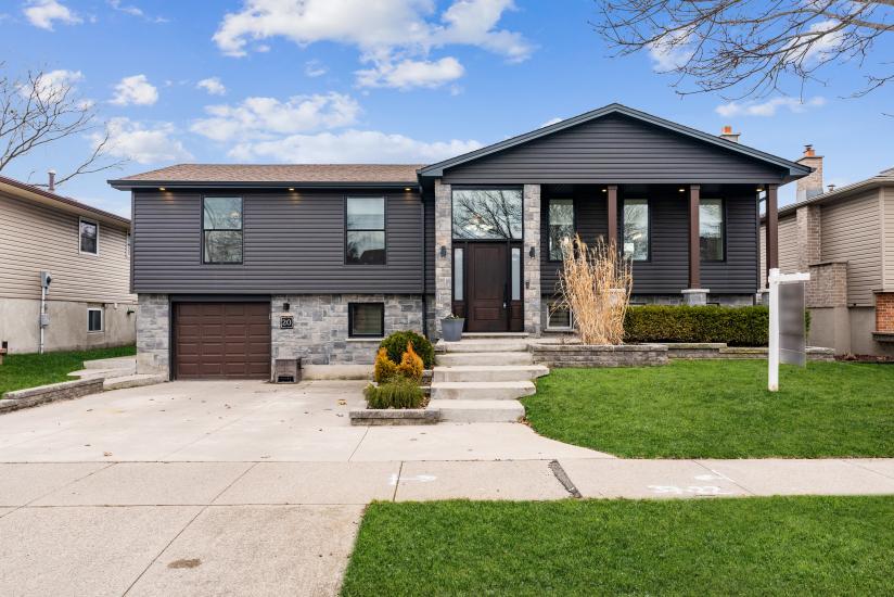 Property listing for 20 Ackland St., Hamilton, ON