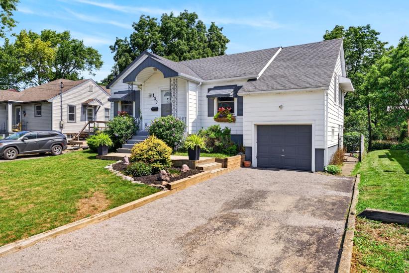 Property listing for 109 Linwood Ave., Port Colborne, ON