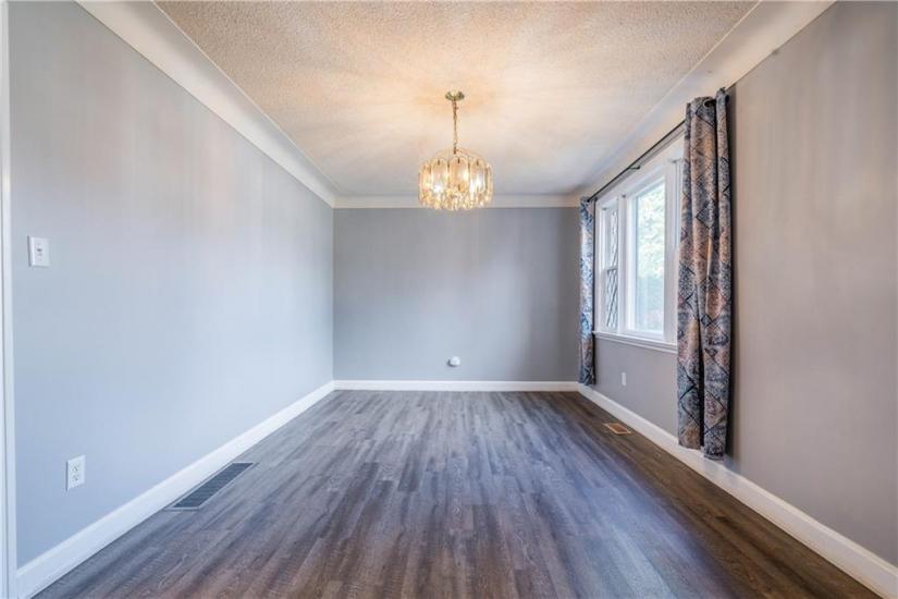 Property listing for #1-157 Alice St., Brantford, ON