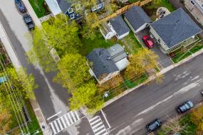 Property listing for 315 Park St. W., Dundas, Ontario