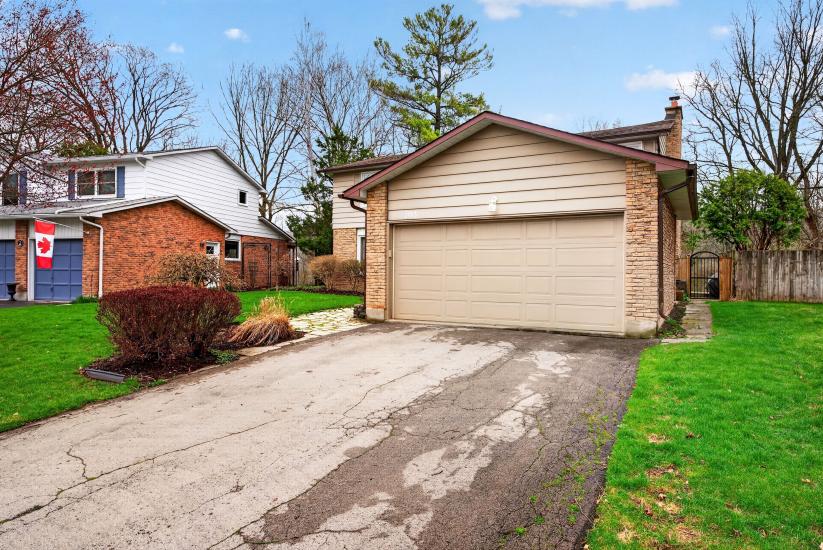 Property listing for 103 Turnbull Rd., Dundas, ON