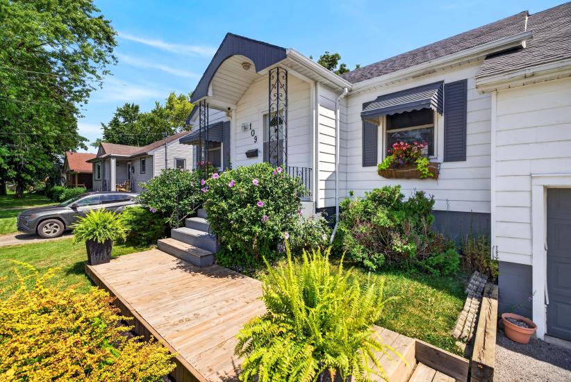 Property listing for 109 Linwood Ave., Port Colborne, ON