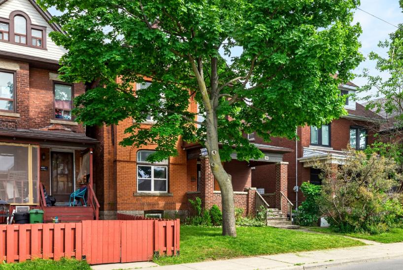 Property listing for 86 Sherman Ave. N., Hamilton, ON