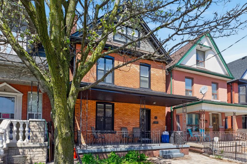 Property listing for 11 Barnesdale Ave. N., Hamilton, ON