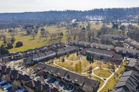 Property listing for #92-100 Beddoe Dr., Hamilton, Ontario