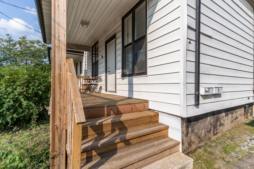 Property listing for 14 Fairview Ave, Hamilton, ON