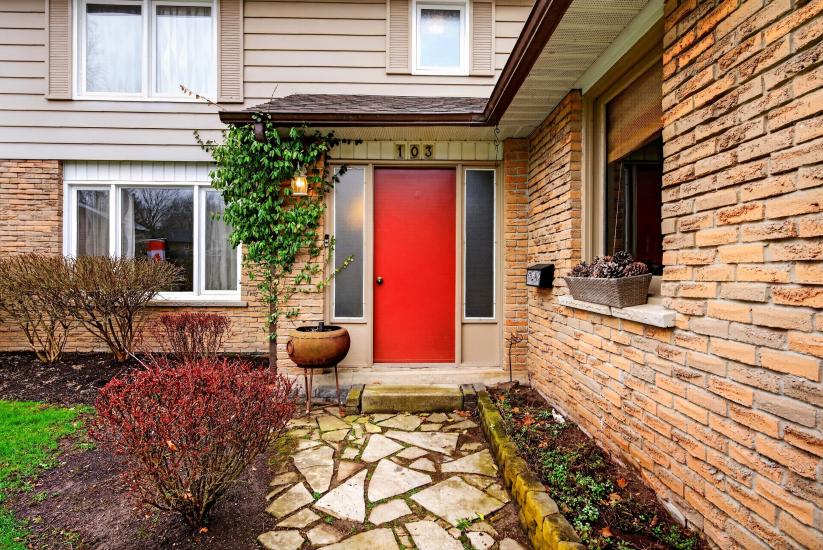 Property listing for 103 Turnbull Rd., Dundas, ON