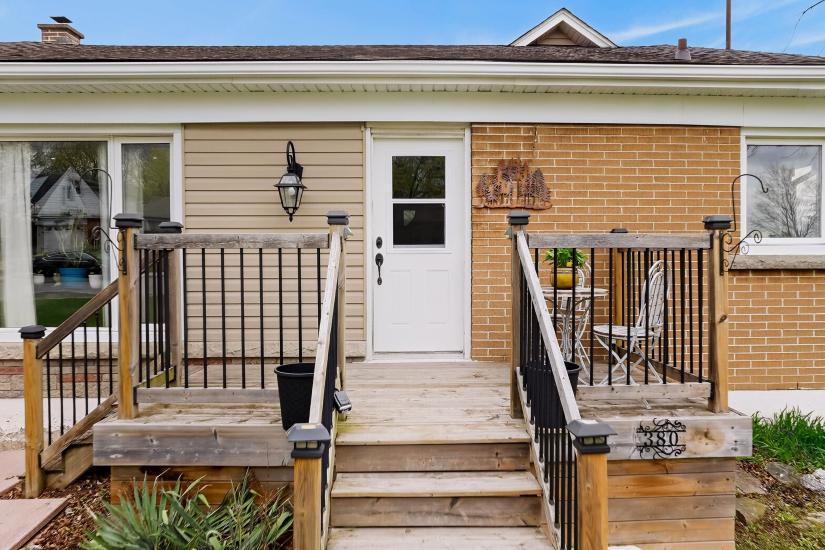Property listing for 380 East 37th St., Hamilton, ON