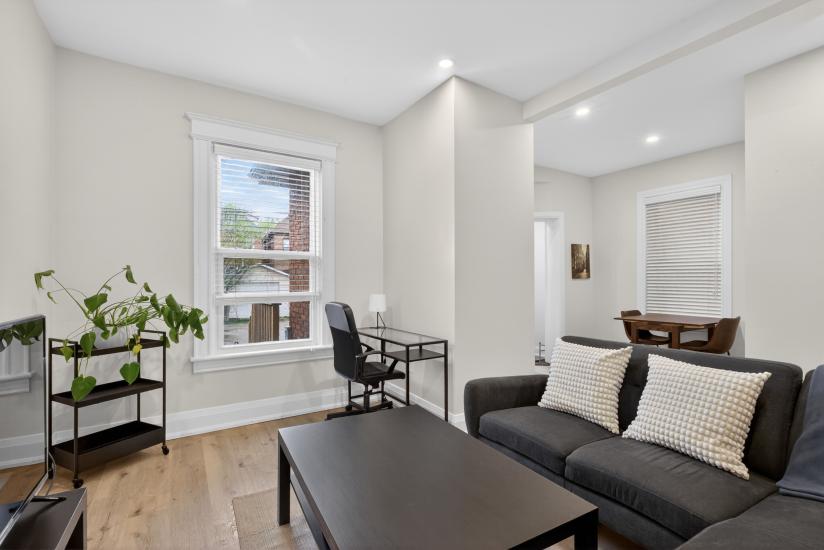 Property listing for 11 Barnesdale Ave. N., Hamilton, ON