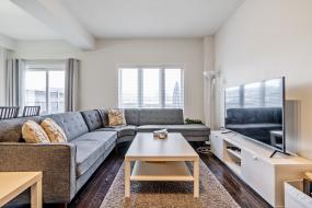 Property listing for #5-370 Stonehenge Dr., Ancaster, ON