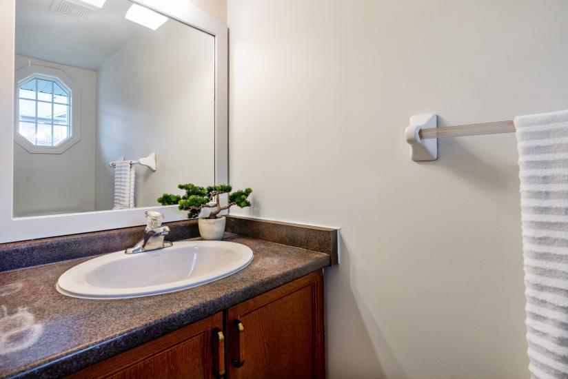 Property listing for #24-39 Pinewoods Dr., Stoney Creek, Ontario