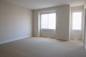 Property listing for 13 White Star Lane, Grimsby, ON