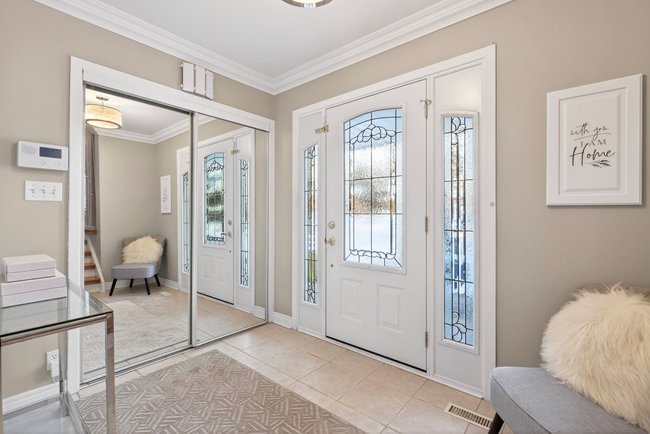 Property listing for 35 Shalfleet Blvd., Brantford, ON