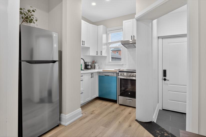 Property listing for 11 Barnesdale Ave. N., Hamilton, ON