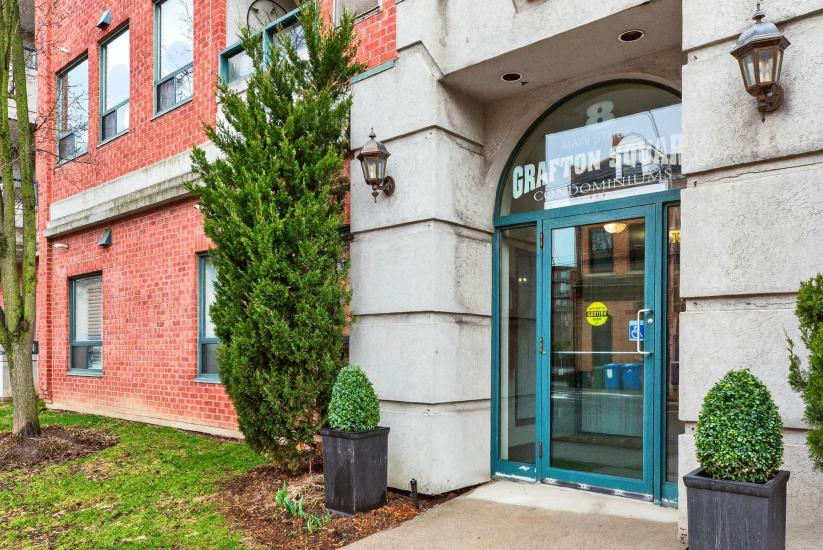 Property listing for #101-8 Main St., Dundas, ON
