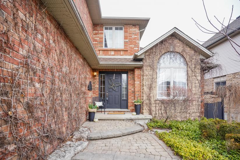 Property listing for 154 Hepburn Cres., Hamilton, ON