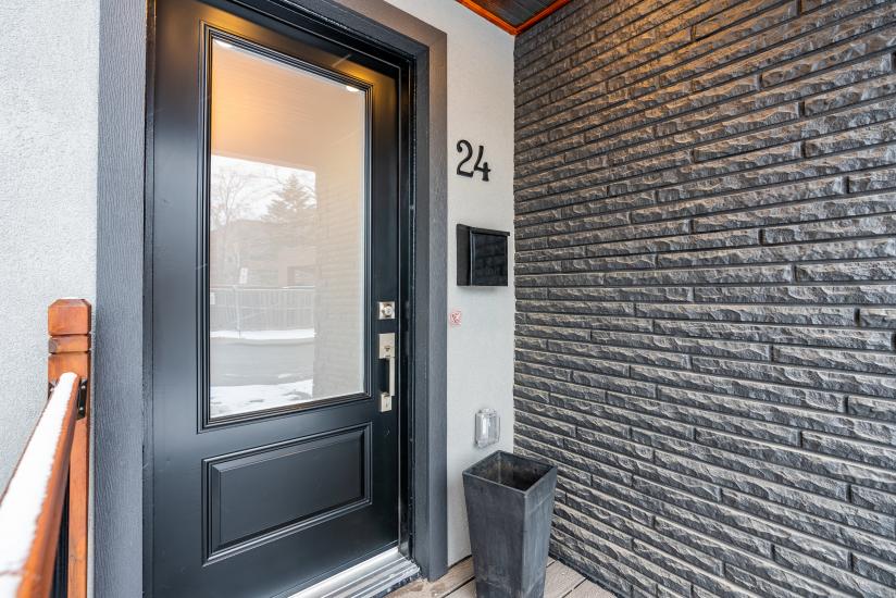 Property listing for 24 Norway Ave, Hamilton, ON