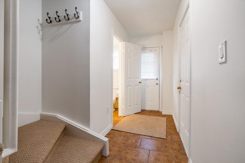 Property listing for #24-39 Pinewoods Dr., Stoney Creek, Ontario