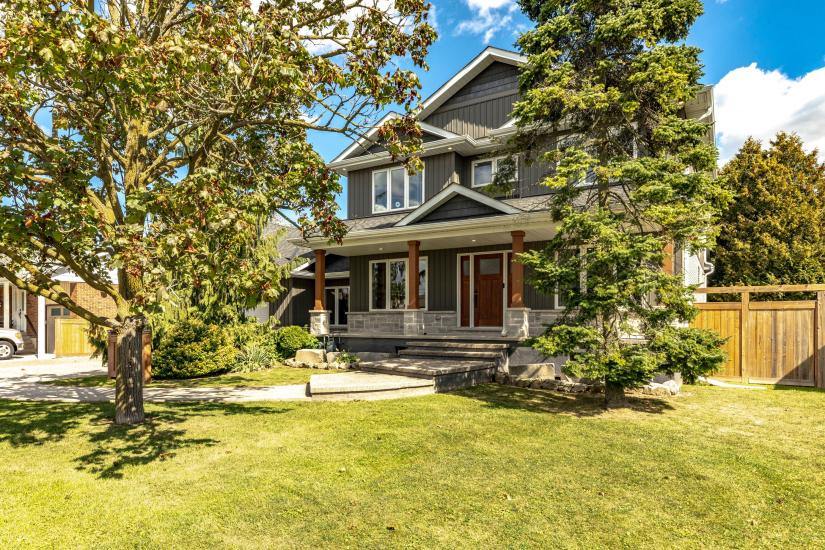 Property listing for 98 First Rd. W., Stoney Creek, ON