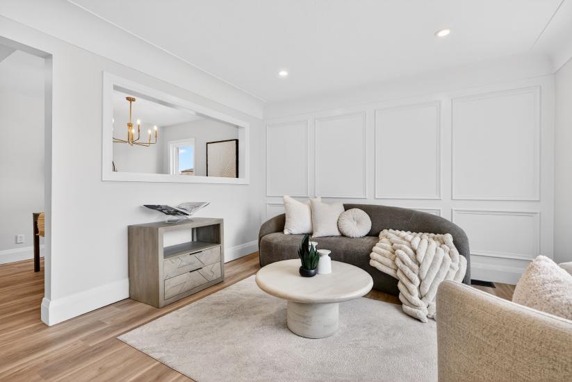 Property listing for 330 East 15th St, Hamilton, ON