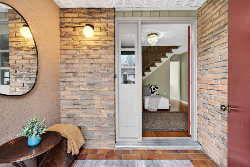 Property listing for 103 Turnbull Rd., Dundas, ON