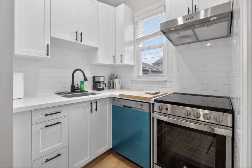 Property listing for 11 Barnesdale Ave. N., Hamilton, ON